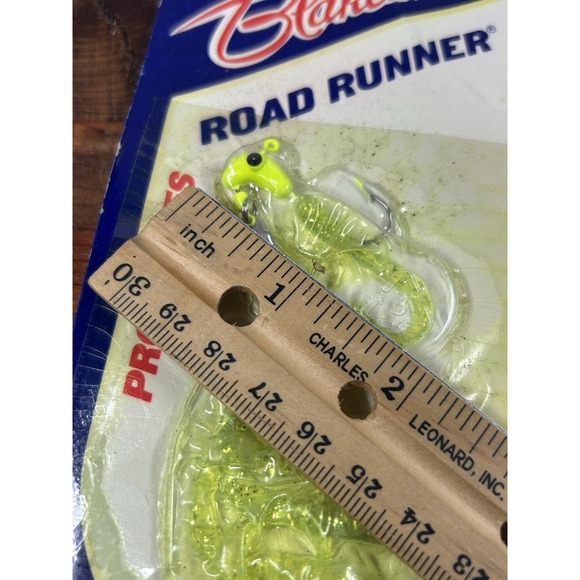 Road Runner Pro Series Curly Tail Jig w/Spinner, 1/8 oz Ringed Dilly Lure Rainbo - Picture 3 of 3